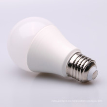 La bombilla LED de ahorro de energía de la venta caliente A60 9W llevó el bulbo SKD E26